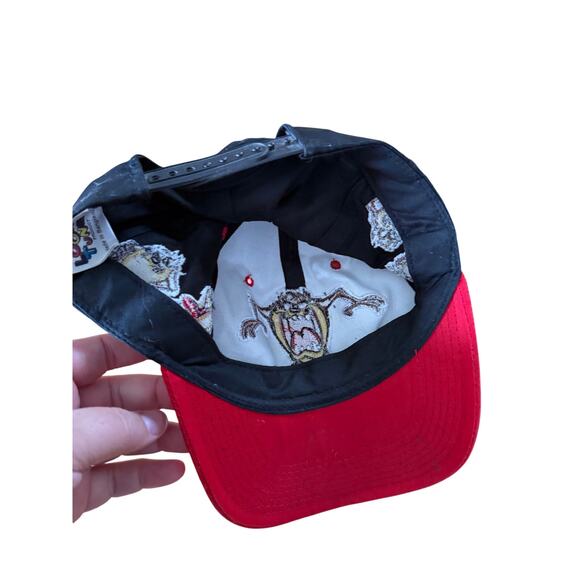 Vintage 90s Tasmanian Devil black and red baseball cap - Picture 4 of 8